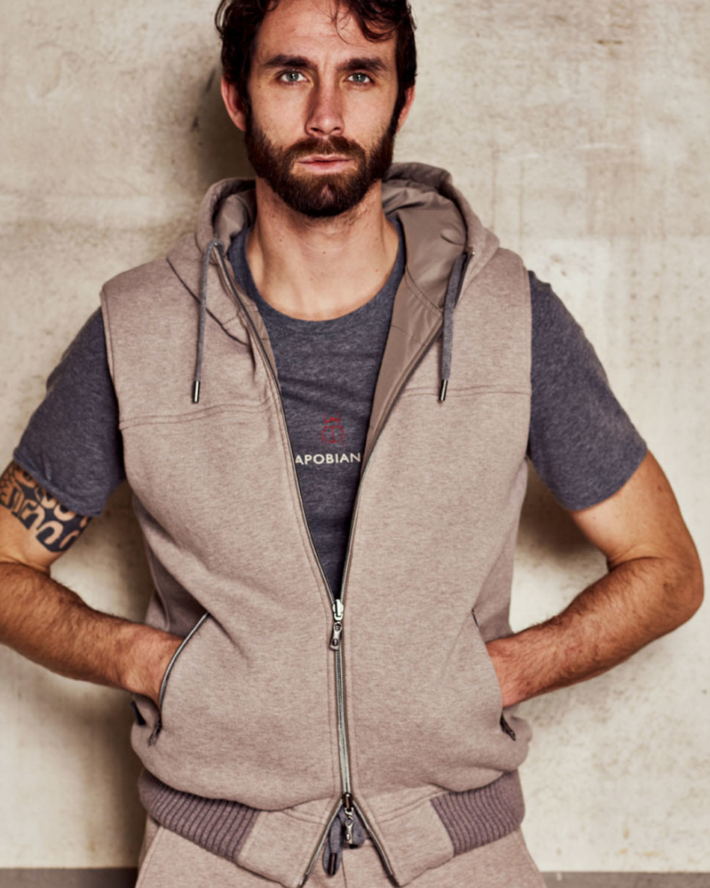 LUXURY‑SPORT CASHCOT HOODED GILET WITH WINDPROOF QUILTED SIDE