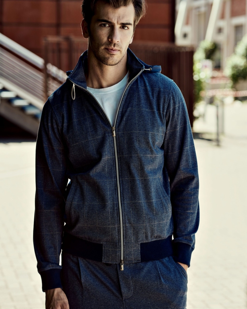 LEISURE SUIT SET IN ULTRA-LIGHT PURE LONG-FIBER COTTON FOR ELEGANCE AND COMFORT