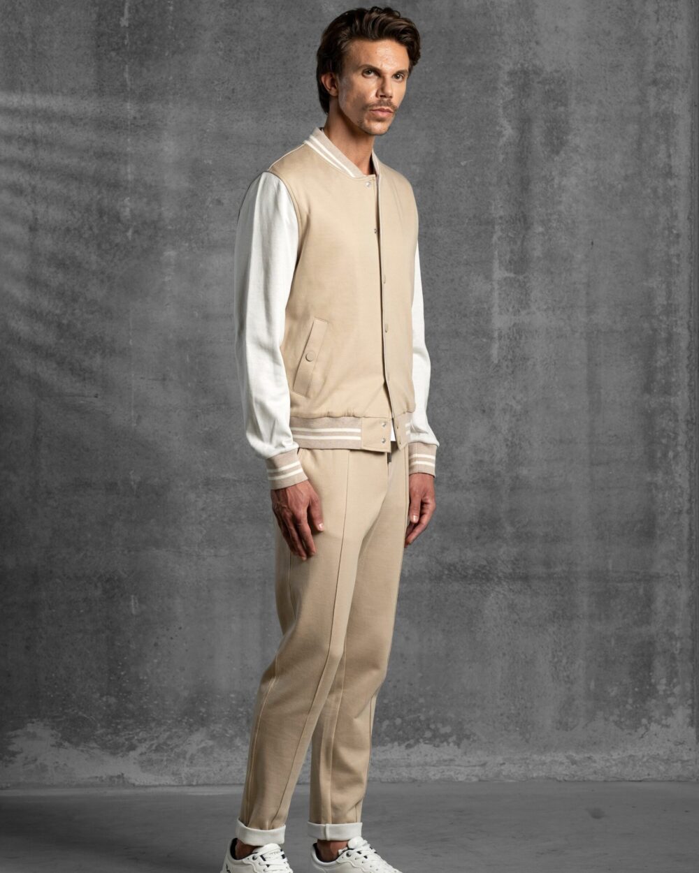 VARSITY-STYLE LEISURE SUIT IN DOUBLE-COLORED SUPIMA COTTON JERSEY