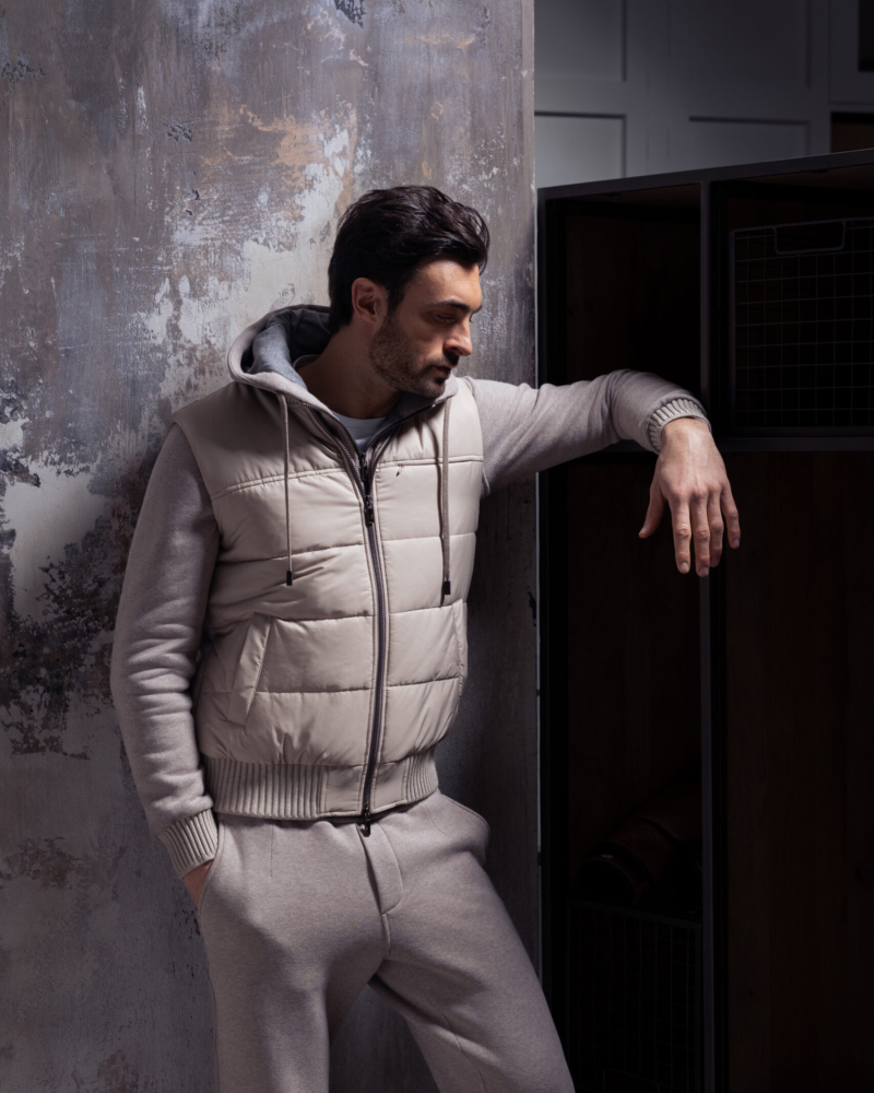 SPORTY‑CHIC PADDED VEST IN WATER‑REPELLENT NYLON AND MELANGE WOOL‑CASHMERE