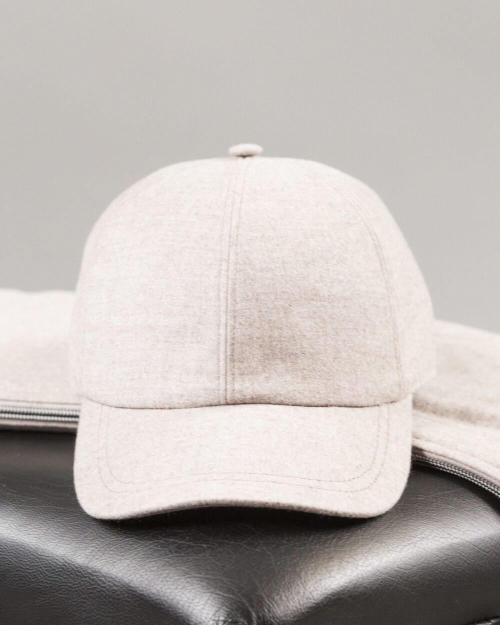 FLANNEL HAT IN LORO PIANA WOOL AND CASHMERE