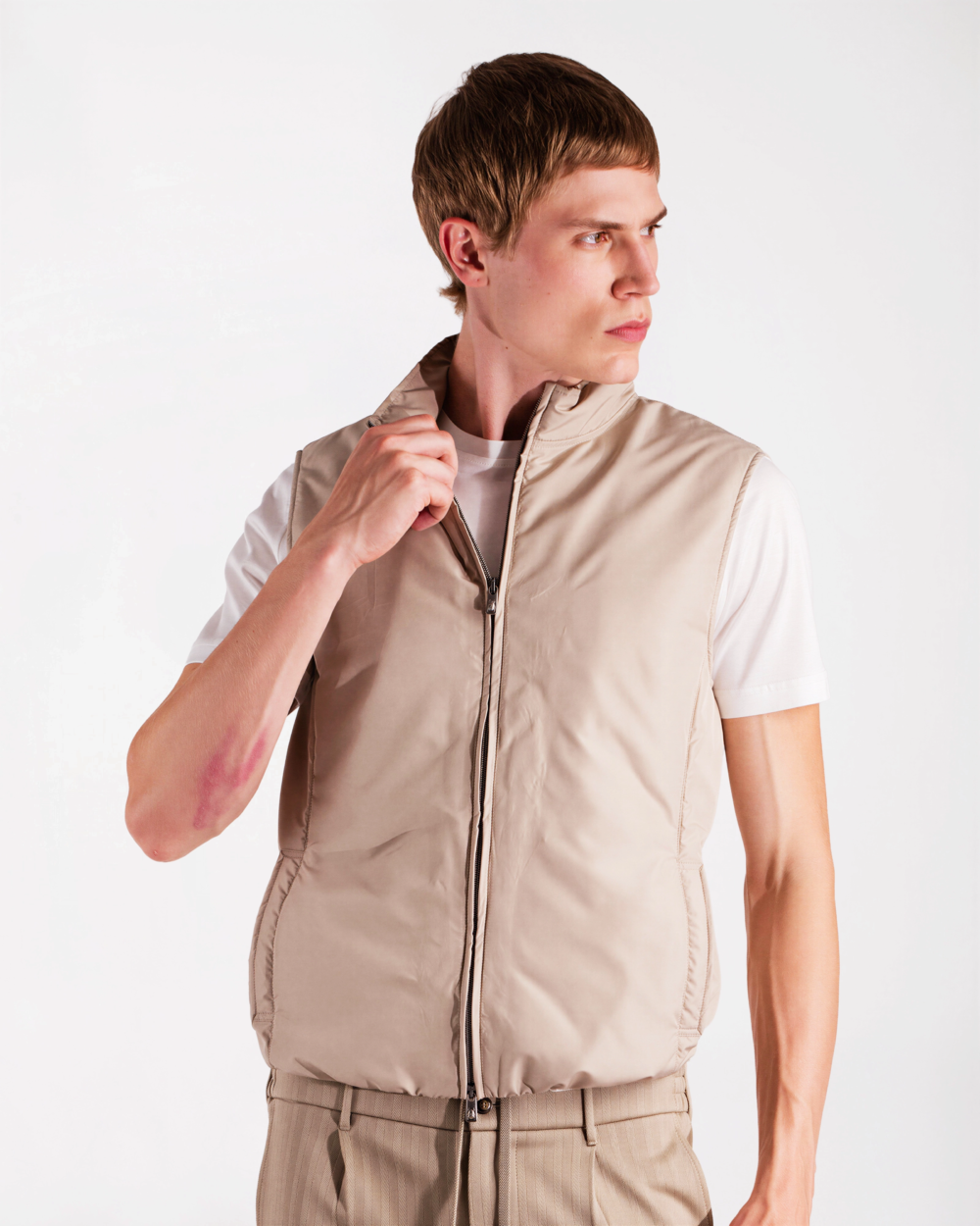 WATER‑REPELLENT AND WIND‑RESISTANT TECHNICAL VEST